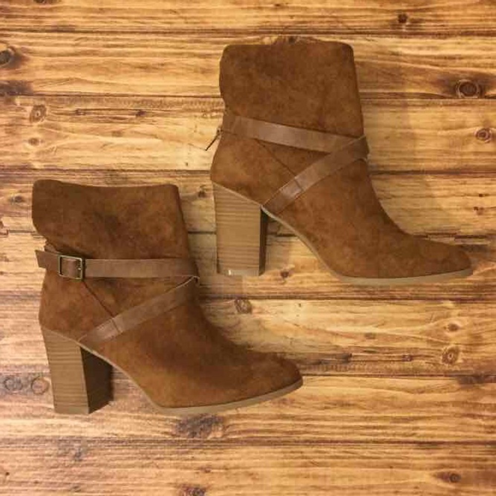 New Directions Cognac Booties NWT
